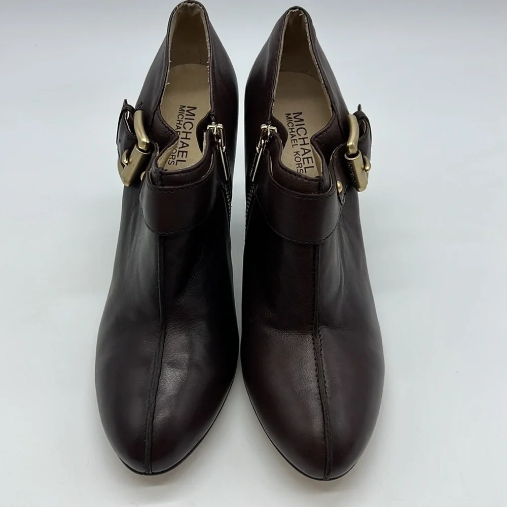 MICHAEL Michael Kors Women US 9 Brown Leather Heeled ankle booties Gold Buckle